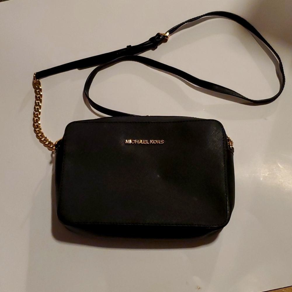 Michael Kors Jet Set East West Crossbody Handbag. Black Leather